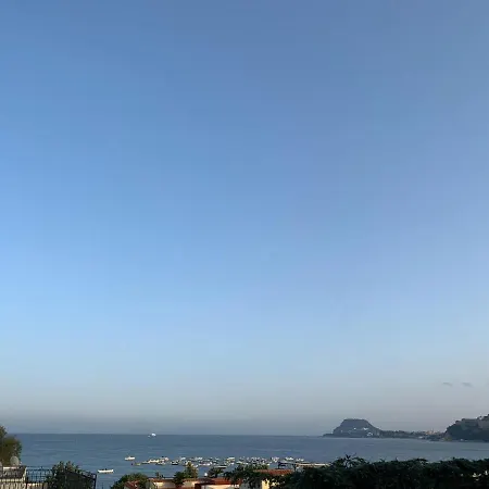 فندق مبيت وإفطار La Vista *